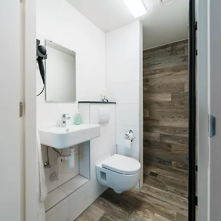 Beautiful Near Recreational Facility *