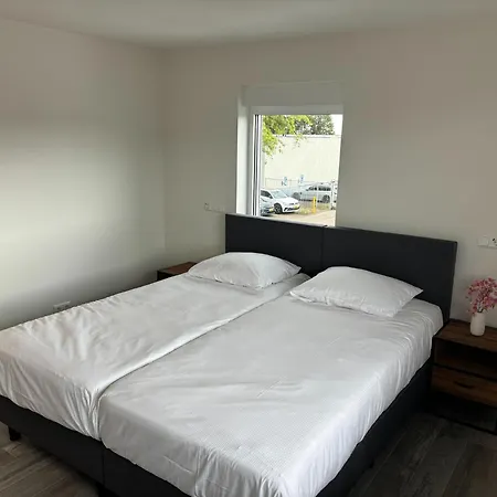 Beautiful Near Recreational Facility Dom wakacyjny Landgraaf