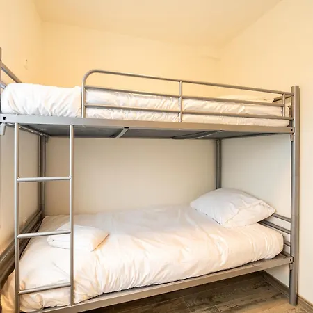 Vakantiehuis Beautiful Near Recreational Facility Landgraaf