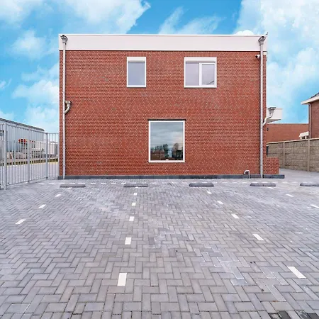 Vakantiehuis Beautiful Near Recreational Facility