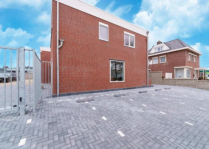 Beautiful Near Recreational Facility بيت للعطل لاندخاف