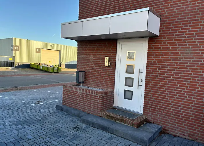 Beautiful Near Recreational Facility بيت للعطل