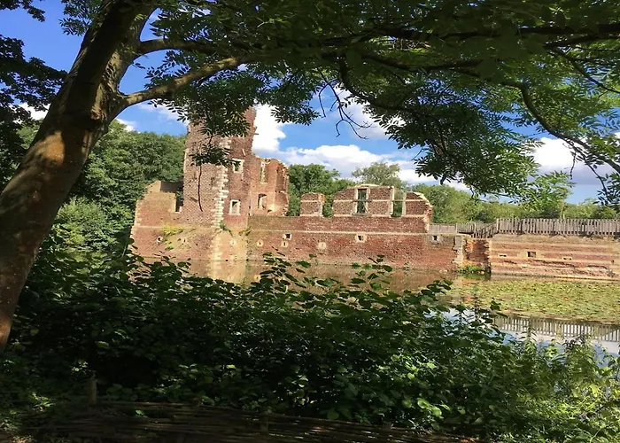 بيت للعطل Beautiful Near Recreational Facility لاندخاف