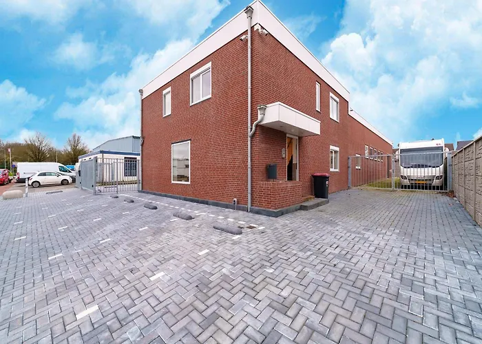 Beautiful Near Recreational Facility Vakantiehuis *